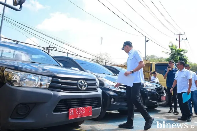 Wali Kota Sawahlunto Periksa Kendaraan Dinas DPUPR, Pastikan Aset Tertib dan Operasional...