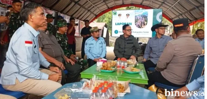 Wamendagri Bima Arya Tinjau Posko Bencana Solok, Sampaikan Pesan Presiden dan Bawa Bantuan