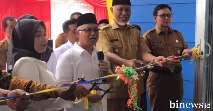 Wamendikdasmen dan Gubernur Mahyeldi Resmikan Revitalisasi Sekolah di Kota Padang