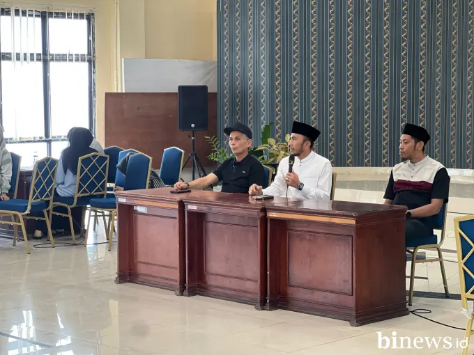 Wawako Allex Tinjau Distribusi Lembaran Belanja Siswa Penerima Bantuan Perlengkapan...