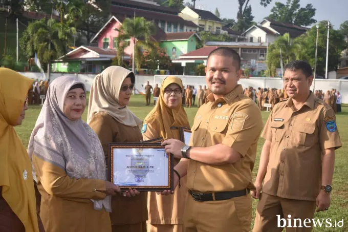 Wawako Sawahlunto Pimpin Apel Gabungan dan Serahkan Penghargaan Lintas Bidang