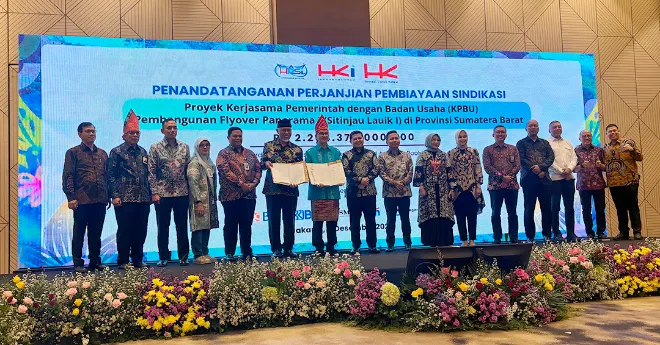 Perjanjian pembiayaan kredit sindikasi ikut disaksikan gubernur sumatera barat mahyeldi ansharullah di mangkuluhur artotel suites jakarta, kamis (11/12). humas