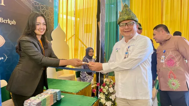 Kepala bi sumbar saat penukaran uang di acara serambi 2026.