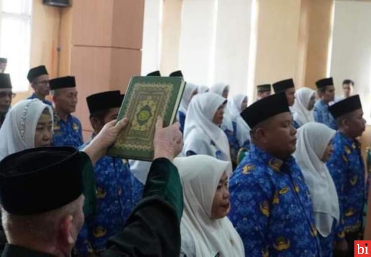 24 Kepala UPT SMPN dan TK Dilantik Bupati Sutan Riska