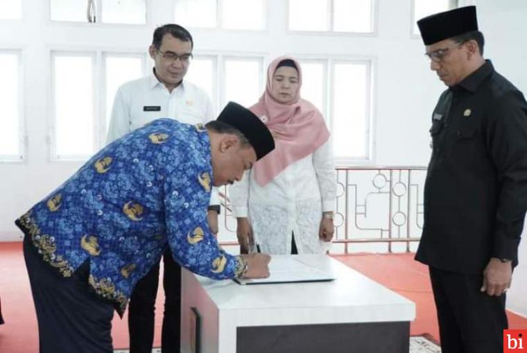 28 Penjabat Fungsional Dilantik, 22 Pensiunan Terima Penghargaan