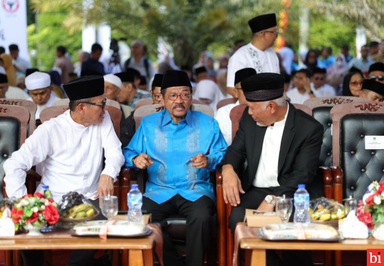 3 Gubernur Duduk Bersama di Peresmian Nama Baru Masjid Raya Sumbar