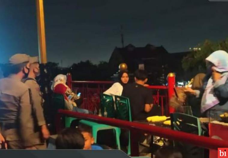 400 Personil Satpol PP Padang Bubarkan Kerumunan di Malam Pergantian Tahun