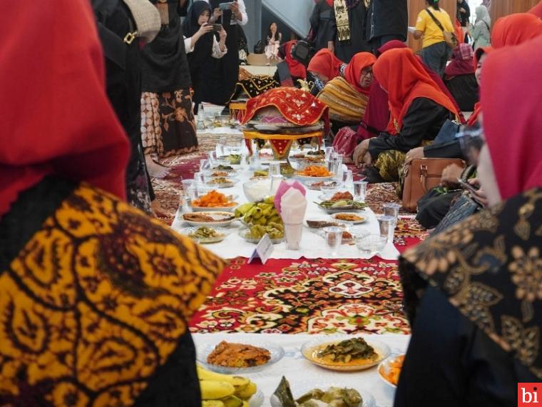 Ada yang Berbeda di Festival Makan Bajamba HJK Padang ke-355