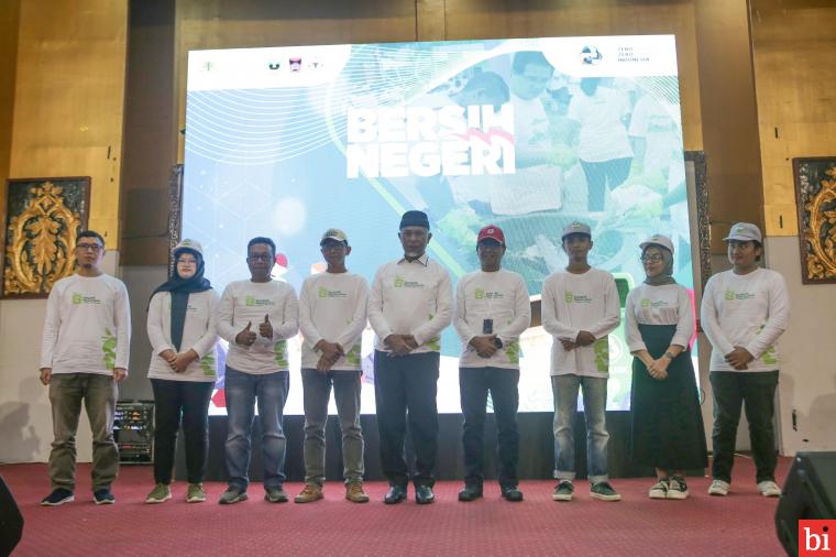 Aksi Bersih Negeri di HPSN 2024, Gubernur Apresiasi Program Nabuang Sarok Semen Padang