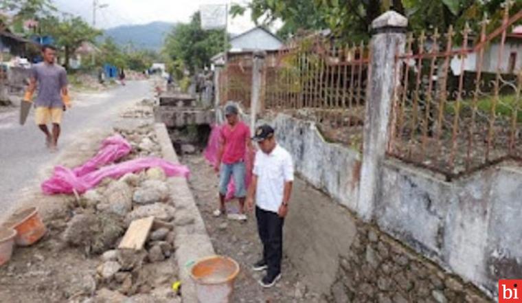 Anggota DPRD Pasaman Wujudkan Aspirasi Masyarakat Nagari Durian Tinggi Soal Drainase