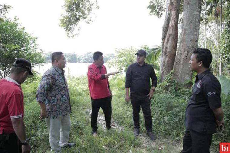 Atasi Banjir, Pemkab Dharmasraya Bangun Tanggul Penahan