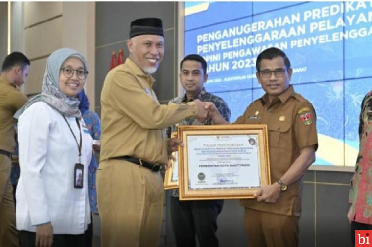 Awal Tahun,Pemko Bukittinggi Raih Penghargaan Anugerah Kepatuhan Standar Pelayanan Publik