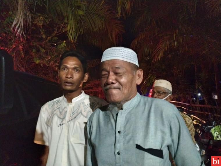 Ayah Korban Kerusahan Wamena Terisak-isak Bertemu Nasrul Abit