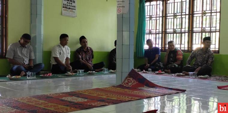 Babinsa Hadiri Wirid Bulanan di Masjid Nurul Huda Batu Nyariang Nagari Koto Baru