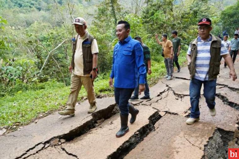 Badan Jalan Terban, Akses Tanjung Barulak - Tapi Selo Via Bukit Martobak Terputus