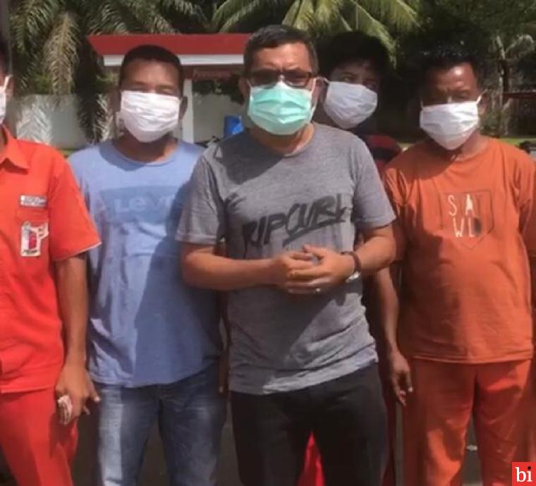 Bagikan Masker ke Pekerja SPBU, Syamsul Bahri : Ayo Selamatkan Masyarakat dari Wabah...