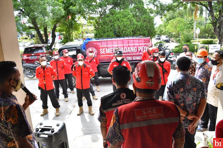 Banjir dan Longsor di Pasbar, Semen Padang Kirim Sembako dan Relawan TRC