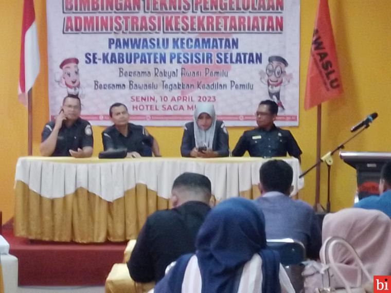 Bawaslu Pessel Adakan Bimbingan Teknis Pengelolaan Administrasi Kesekretariatan