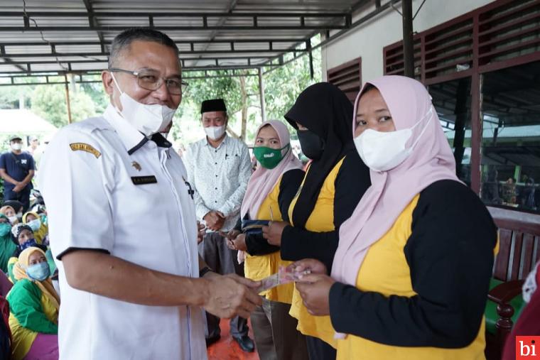 Baznas Asahan Salurkan Bantuan kepada Petugas Kebersihan