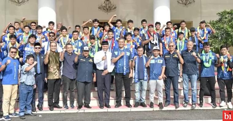 Berhasil Lolos ke Final Piala Soeratin U-17 Tahun 2024, Mahyeldi Bantu Persikopa 10 Juta...