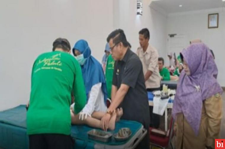 Berkolaborasi dengan Yayasan Indo Jalito,Pemko Bukittinggi Gelar Bhakti Sosial Sunatan...