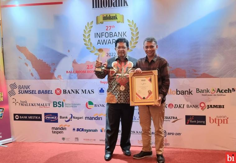 BERPREDIKAT SANGAT BAGUS SELAMA 5 TAHUN, Bank Nagari Sabet Golden Trophy Infobank Awards...