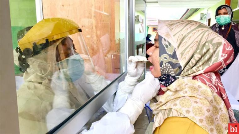 Bersiap Sekolah Tatap Muka, 950 Tenaga Pendidik di Dharmasraya Ikuti Tes Swab