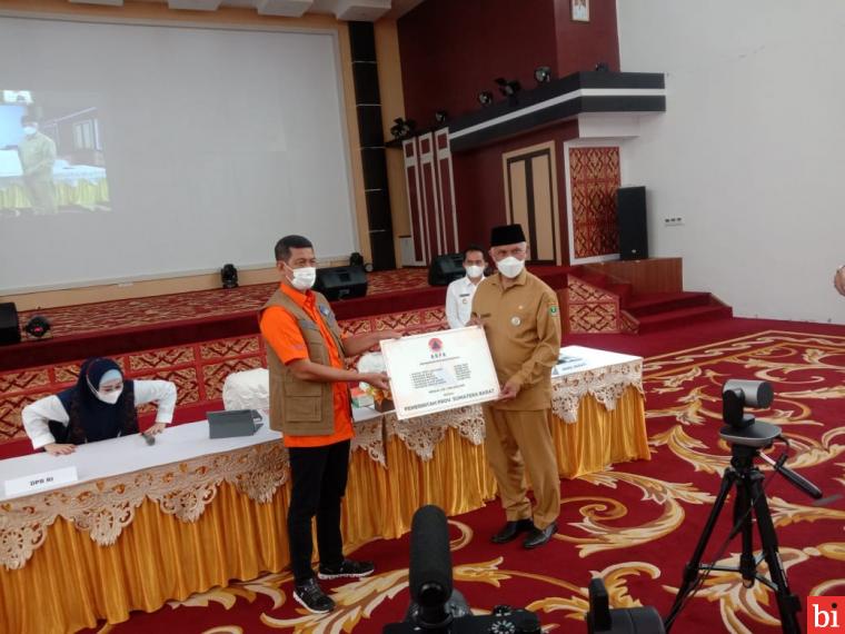 BNPB Serahkan Bantuan Senilai Rp1,5 Miliar untuk Penanganan Covid-19 di Sumbar