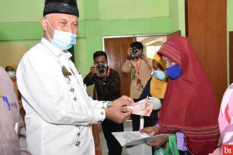 Pemko Padang Salurkan BST untuk 17.438 KK, Diberikan Selama 4 Bulan