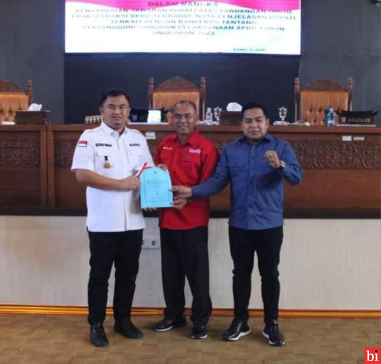 Bupati Berikan Jawaban Atas Pandangan Umum DPRD Terhadap Ranperda Pertanggungjawaban...