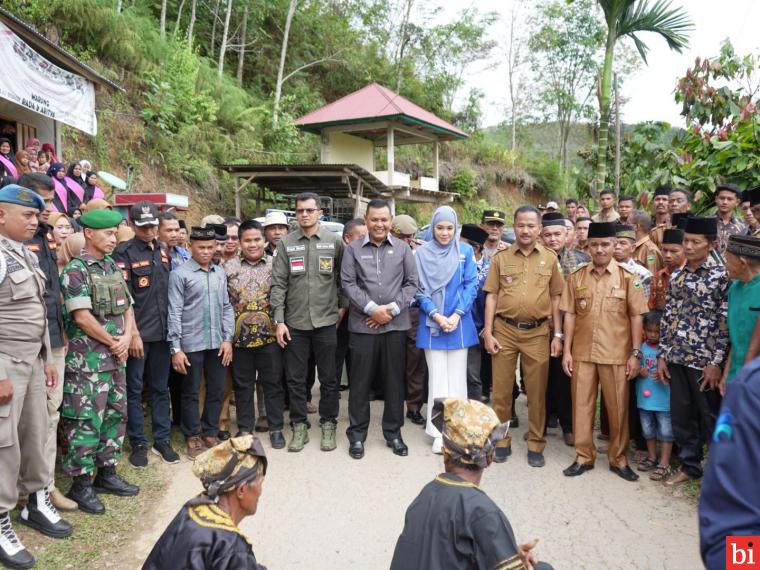 Bupati Capt. H. Epyardi Asda dan Athari Gauthi Ardi Kunjungi Nagari Simanau