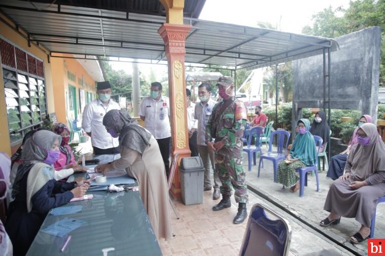 Bupati dan Wakil Bupati Dharmasraya Pantau Penyaluran BST