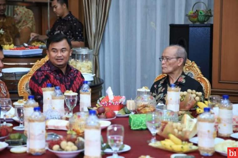 Bupati Dharmasraya Sutan Riska tuanku kerajaan Hadiri Malam Resepsi Hari Jadi Kabupaten...