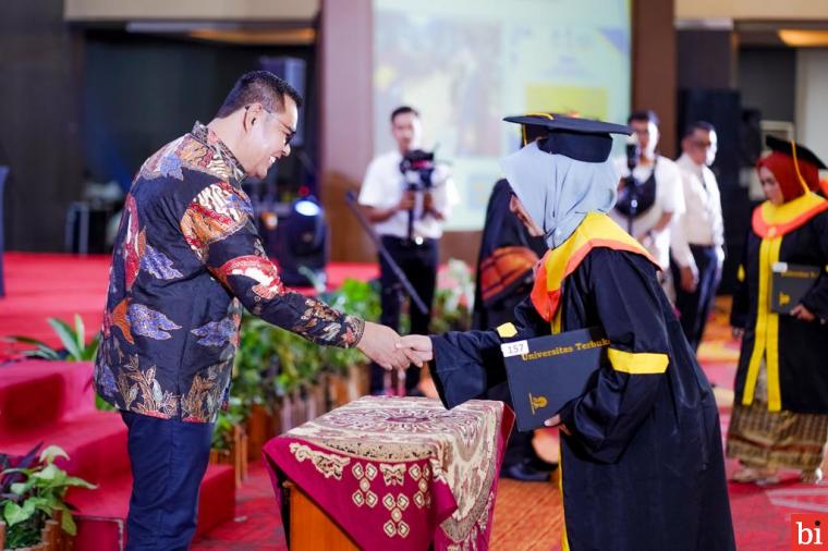 Bupati Epyardi Asda Hadiri Wisuda Universitas Terbuka: Saya Dukung Jika Buka di Kabupaten...