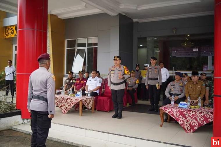 Bupati Dharmasraya Hadiri Apel Pergeseran Personel Polri Pengamanan TPS