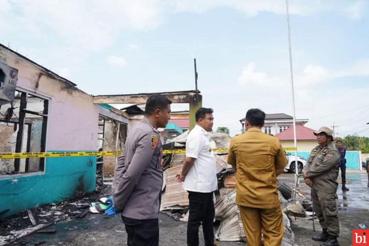 Bupati Langsung Cek Kondisi Kantor Wali Nagari Muaro Sopan Usai Kebakaran