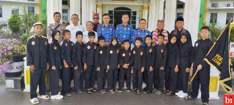 Bupati Limapuluh Kota Lepas 14 Atlet Silat Untuk Berlaga di Pekanbaru