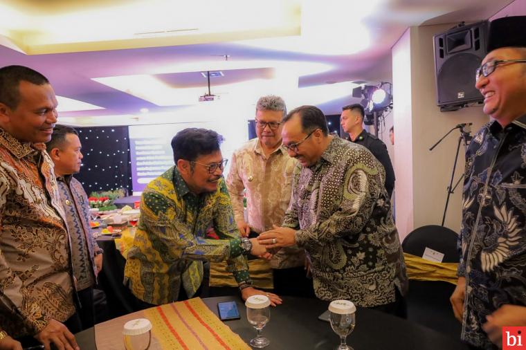 Bupati Pasaman Benny Utama Hadiri Penandatangan Komitmen Bersama dan Penyerahan Simbolis...