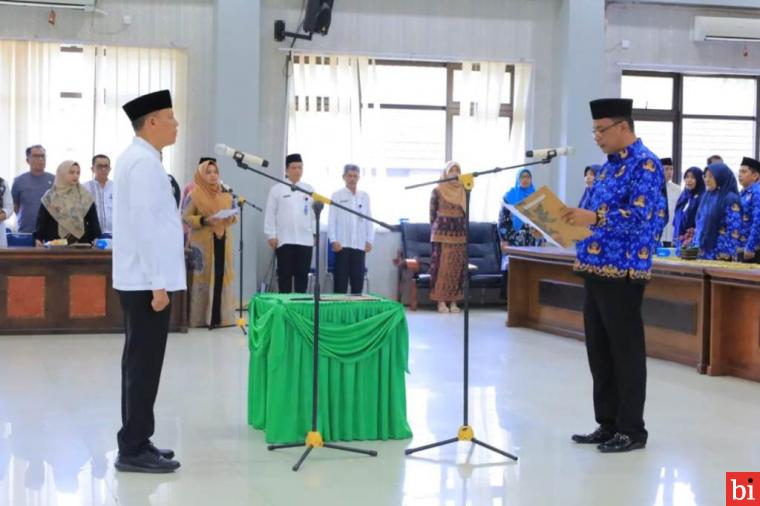 Bupati Pasaman Sabar AS  lantik Pejabat Administrator, Pengawas dan Kepala UPT Puskesmas