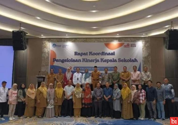 Bupati Sabar AS Kembali Terima Penghargaan Bidang Pendidikan