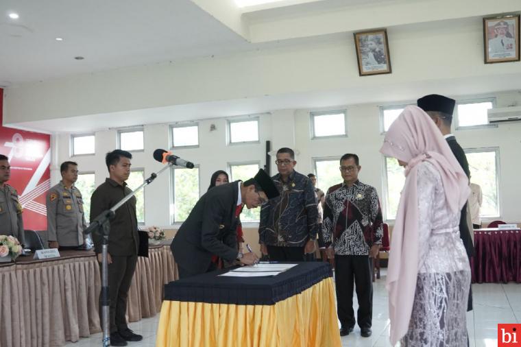 Bupati Safaruddin Lantik Pejabat Administrator, Pengawas, Kepala UPTD Puskesmas