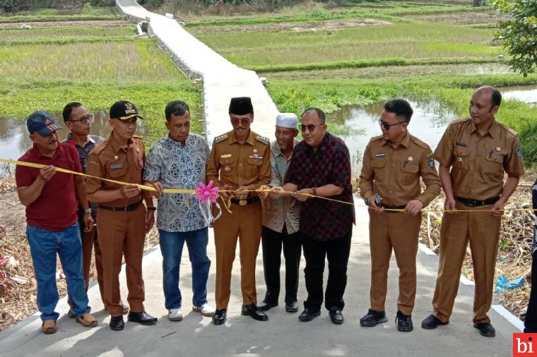 Bupati Safaruddin Resmikan Jalan Usaha Tani Guguak VIII Koto