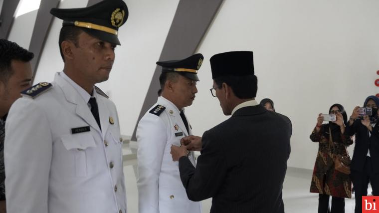 Bupati Safaruddin Sertijab Camat Gusni Hendrix ke Pejabat Baru M Rifki