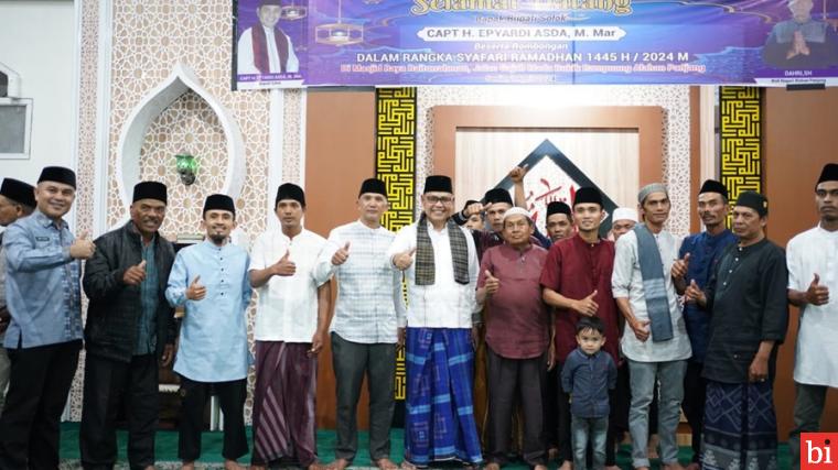 Bupati Solok Capt. H. Epyardi Asda Kunjungi Masjid Raya Baiturrahman Alahan Panjang