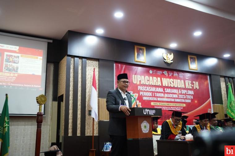 Bupati Solok Epyardi Asda Orasi Ilmiah di Wisuda UMSB