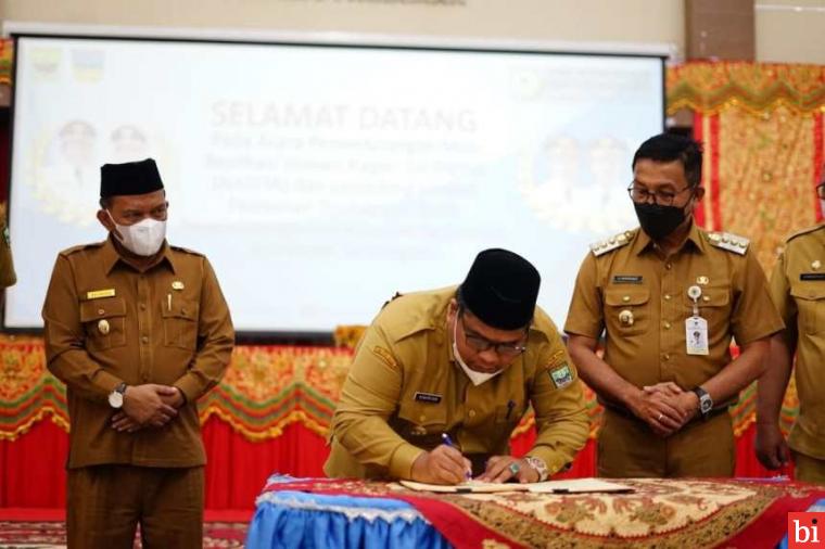 Bupati Solok Selatan Tandatangani MoU NAGITA dengan Bupati Padang Pariaman