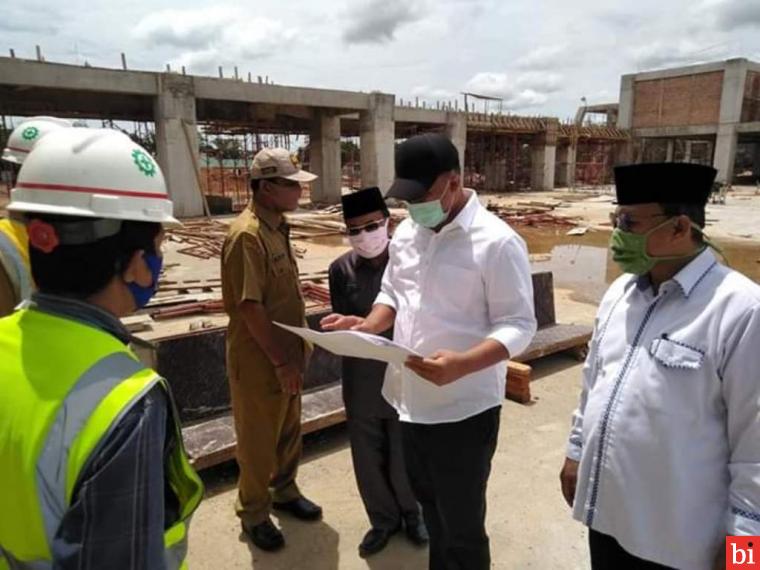 Bupati Sutan Riska Tinjau Pembangunan Islamic Centre