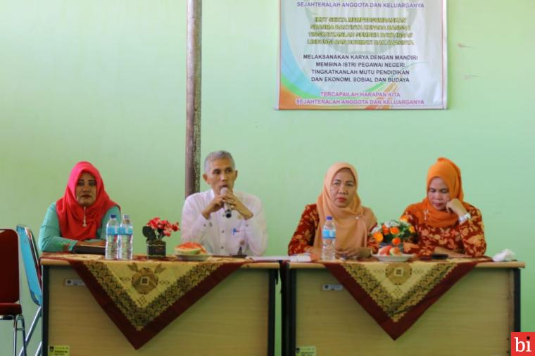 Cegah Penularan Virus Corona, Persatuan Istri Pol PP Padang Membuat Disinfektan