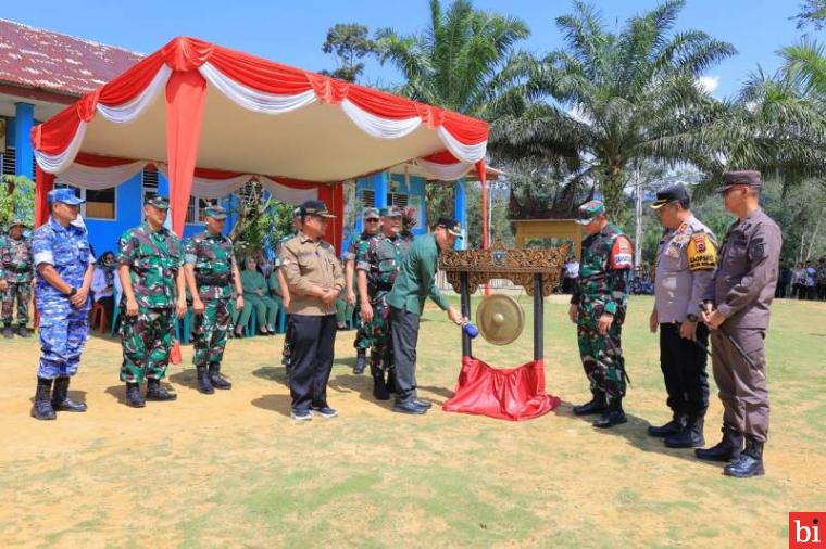 Dampingi Danrem Tutup TMMD Ke-119, Bupati Sabar AS Ucapkan Terima Kasih