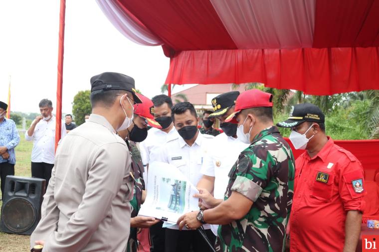 Danrem 032 Wirabraja Bersama Bupati Tinjau Lokasi Rencana Pembangunan Kodim Dharmasraya